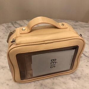 BEIS The On The Go Essential Case